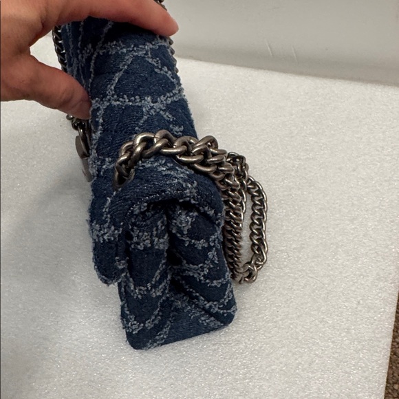 Kurt geiger the Brixton denim quilted shoulder bag purse dustbag NWT - Picture 3 of 7